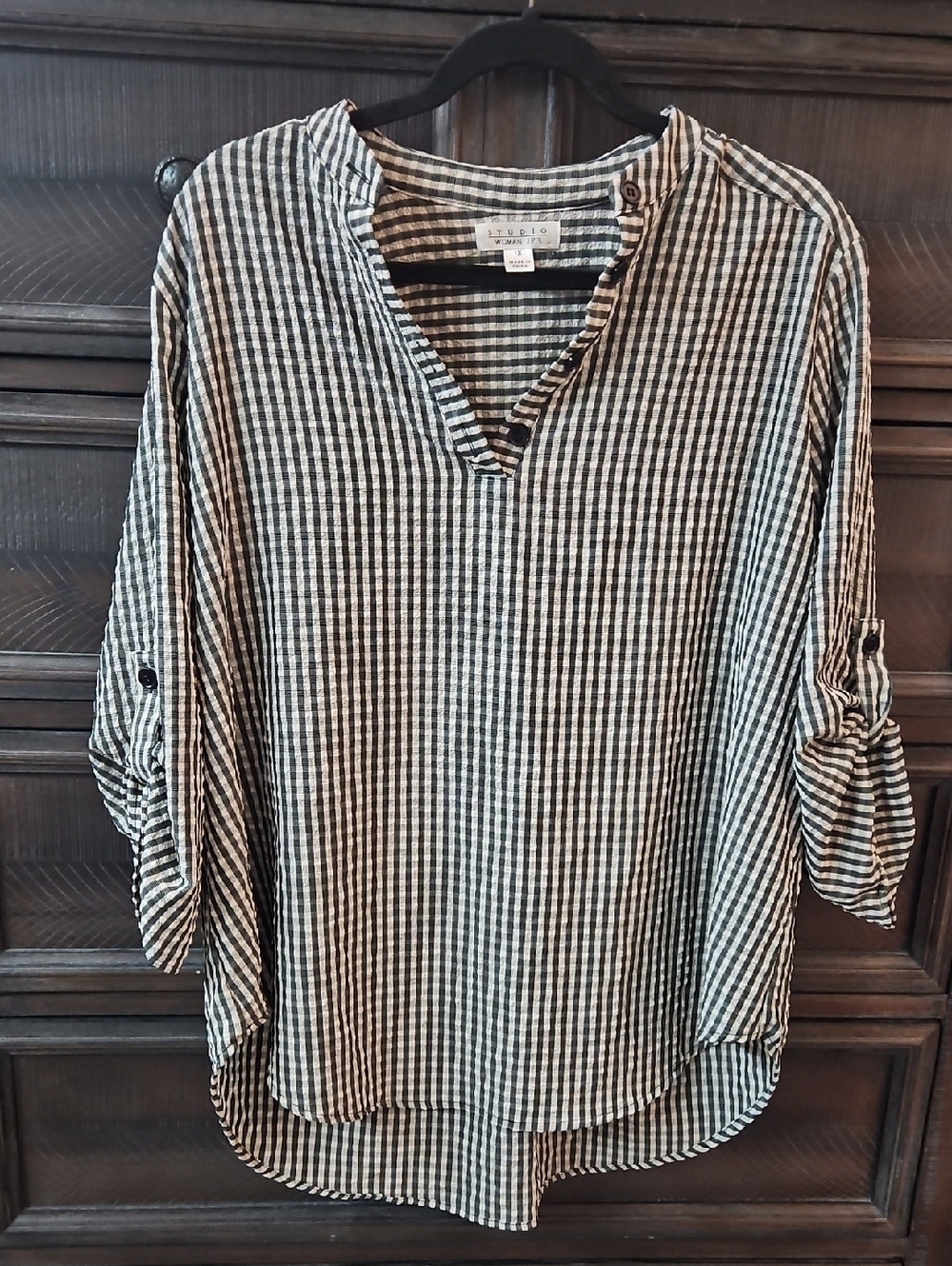 Studio Black & White V-Neck Roll-Tab Tunic